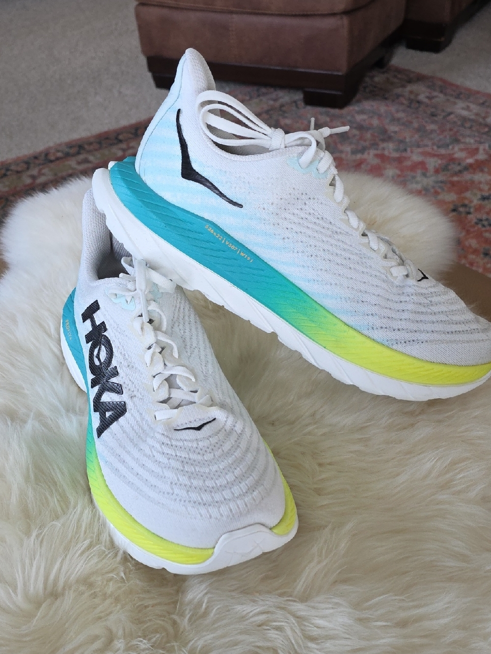 Gorgeous Hoka Profly+ Mach 5 Women's Size 9 Running Sneakers 🤍🏃‍♀️🩵💚